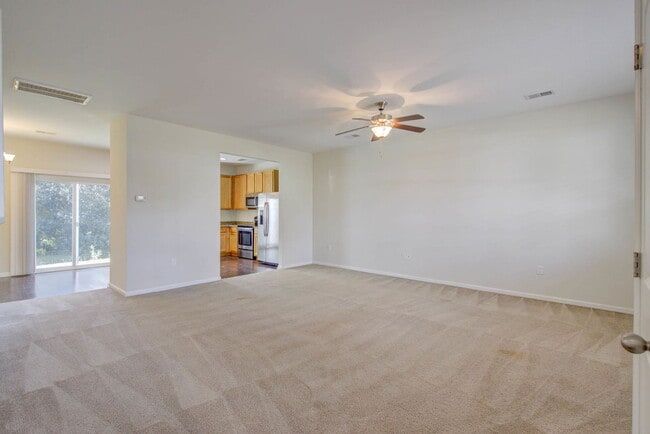 Building Photo - 9083 Parlor Dr