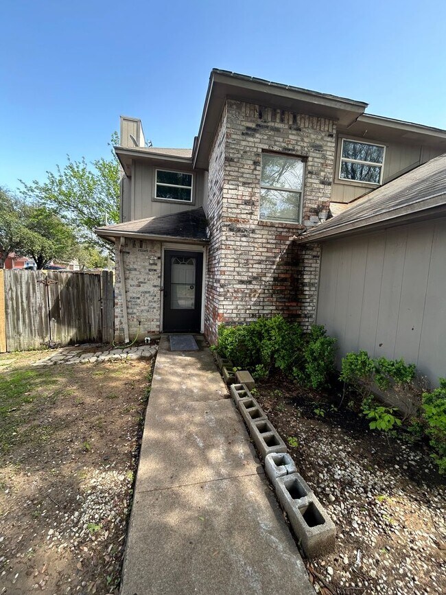 Building Photo - 2648 Pinta Cir