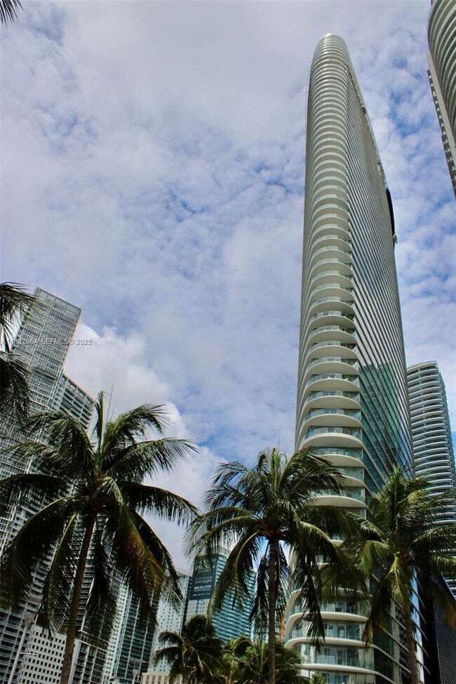 Building Photo - 325 S Biscayne Blvd