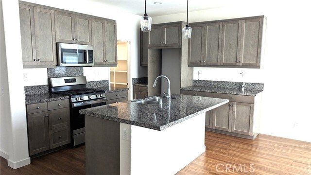 Building Photo - 7449 Channel View St