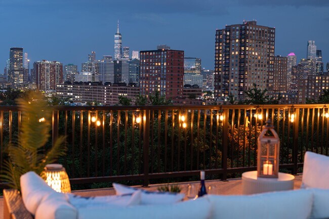 Building Photo - 260 Palisade Ave