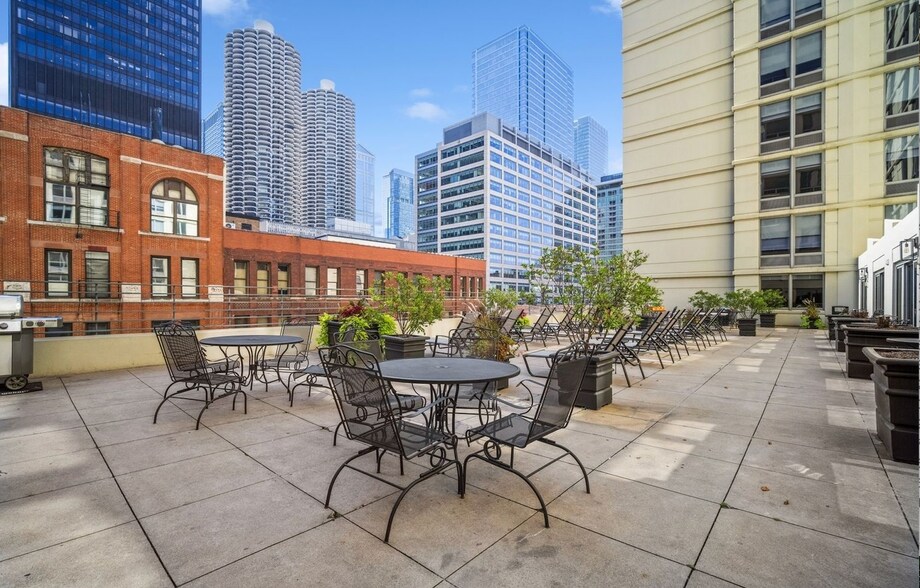 Building Photo - 440 N Wabash Ave