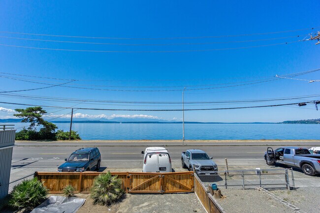Building Photo - 1310 Alki Ave SW