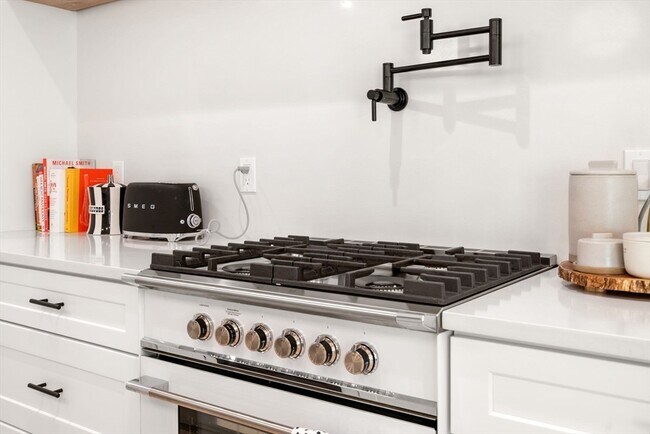 Building Photo - 75 Old Harbor St