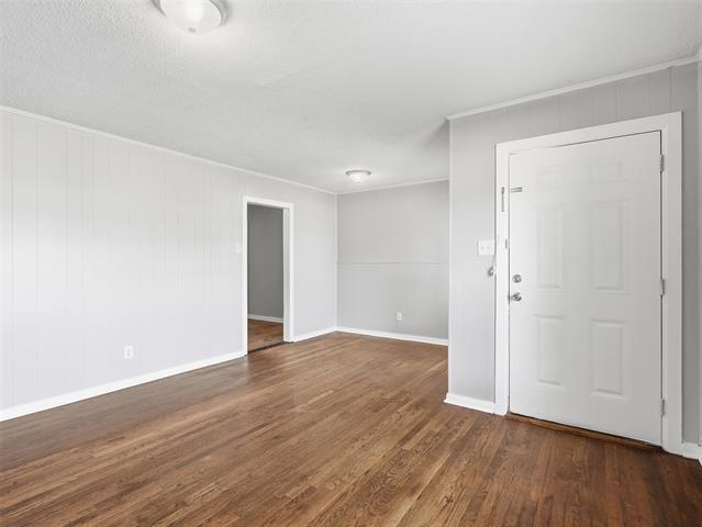 Building Photo - 2025 Westchester Dr