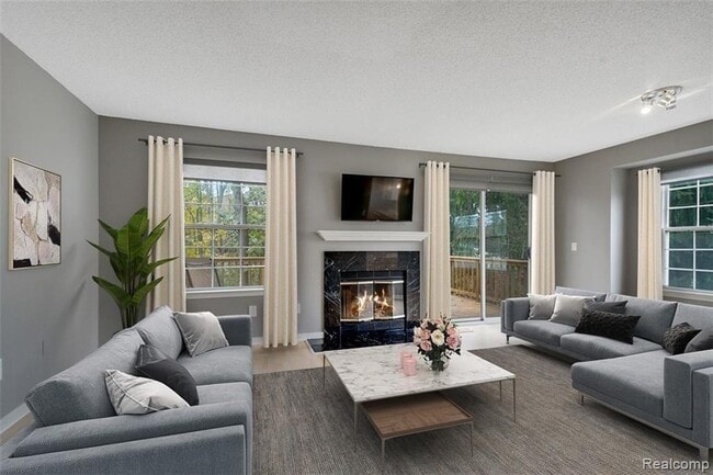Building Photo - 41306 Cornell Dr