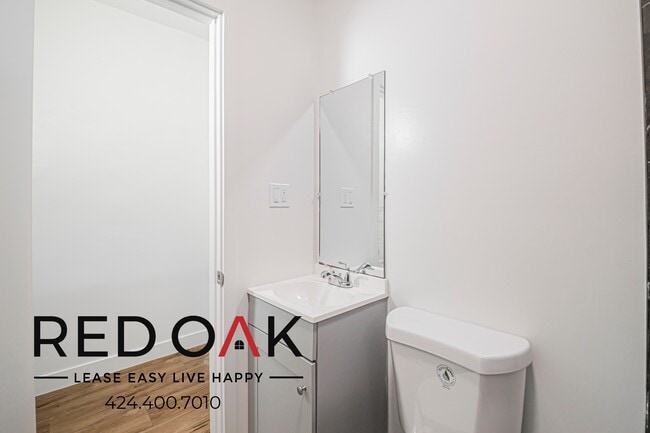 Building Photo - 974 S Gramercy Pl