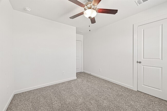 Building Photo - 6008 Jasper Hl Dr