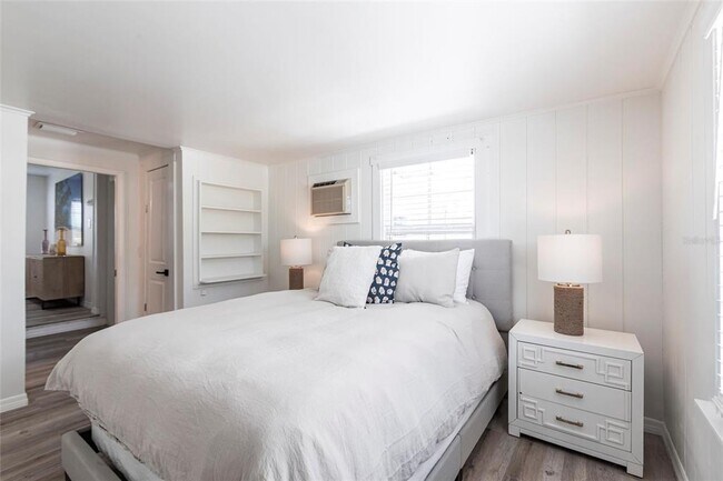 Building Photo - 640 Broadway St