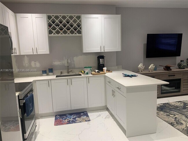 Building Photo - 63 Bass Ave