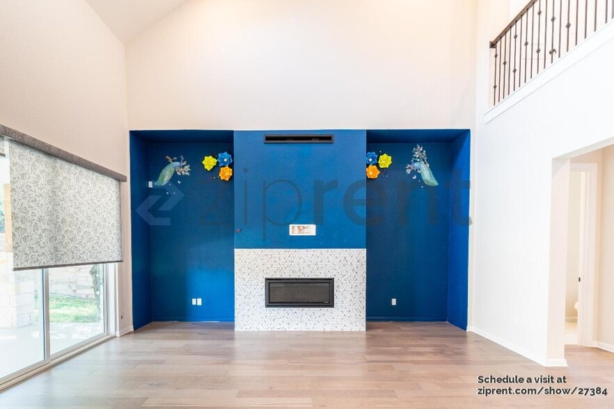 Building Photo - Unit
