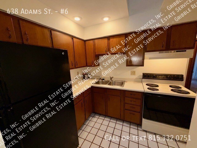 Building Photo - 438 Adams St