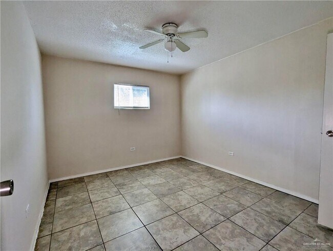 Building Photo - 1811 Perkins Ave