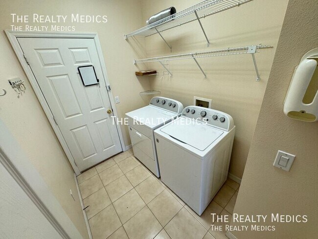 Building Photo - 202 Nova Ave