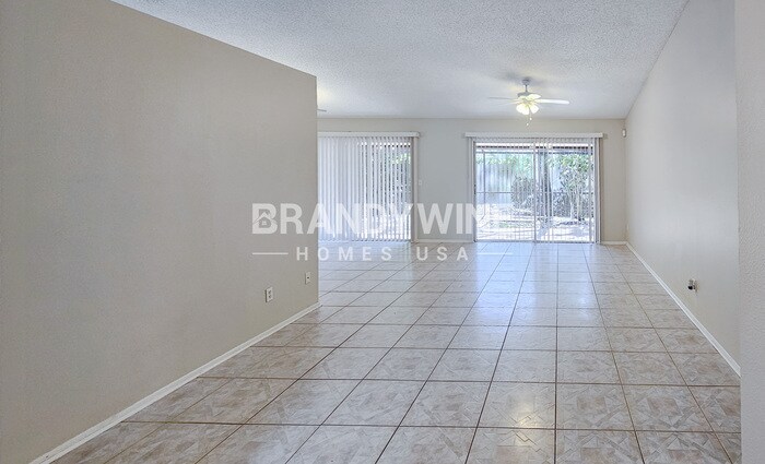 Building Photo - 737 Country Shire Ln