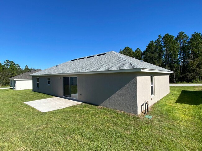 Building Photo - Desirable Citrus Springs Neighborhood 4/2/2 *WON'T LAST*