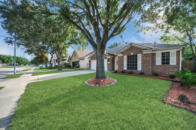 Building Photo - 5618 Painted Trail Dr