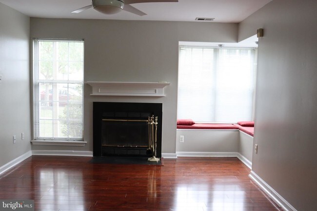 Building Photo - 237 Andover Pl