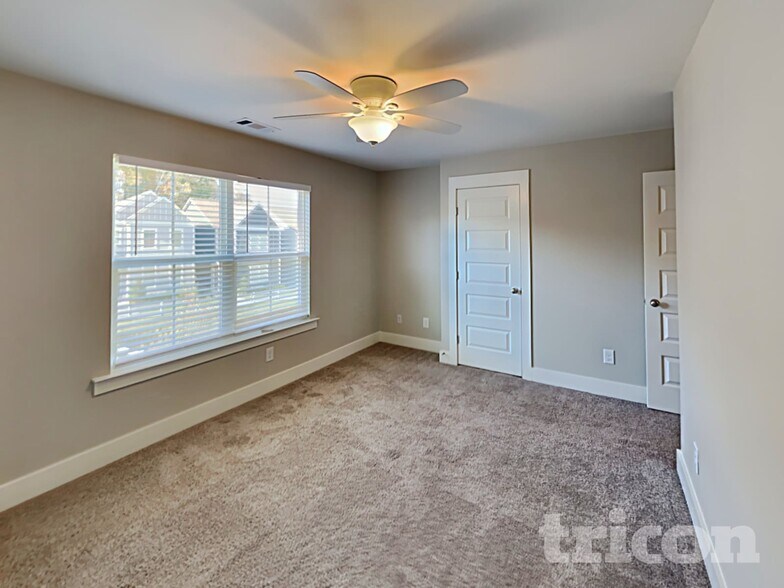 Building Photo - 1326 Sula Dr