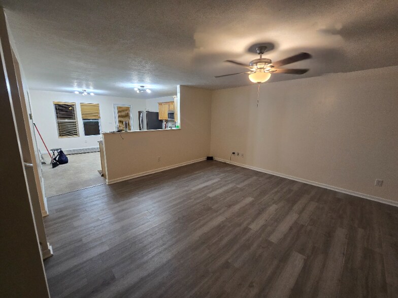 Building Photo - 288 Cimarron Dr