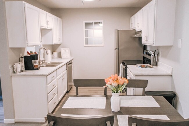 Interior Photo - Lincoln Woods