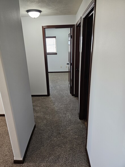 Building Photo - 5603 w Bakker park dr