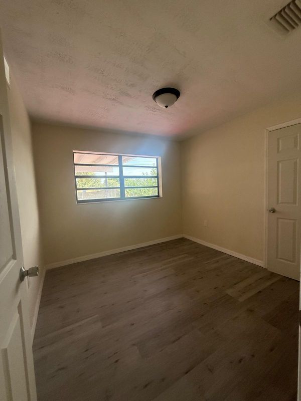 Building Photo - 329 W Arlington St