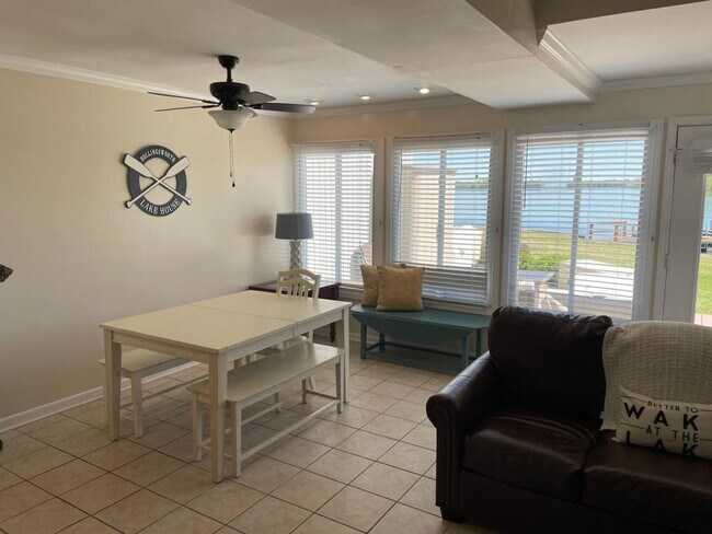 Building Photo - 124 Lake Ridge Dr