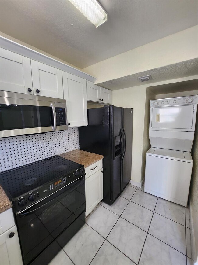 Building Photo - 2400 NW 52nd Ave