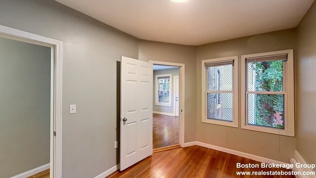 Building Photo - 4 Weld Ave