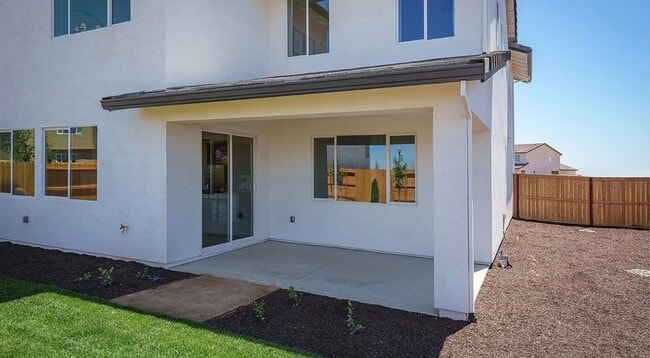 Building Photo - Charming New Home in Elk Grove, 4 bed / 3.5 bath!