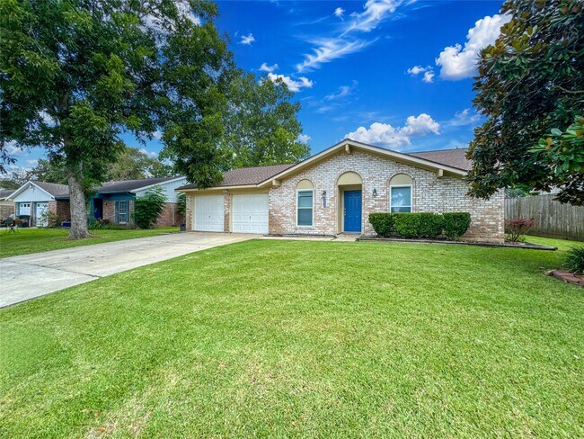 Building Photo - 217 Mary Ann Dr