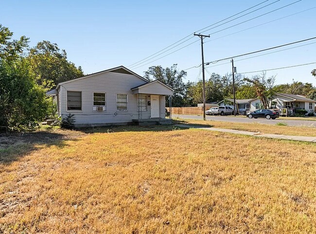 Building Photo - 2528 McFerrin Ave