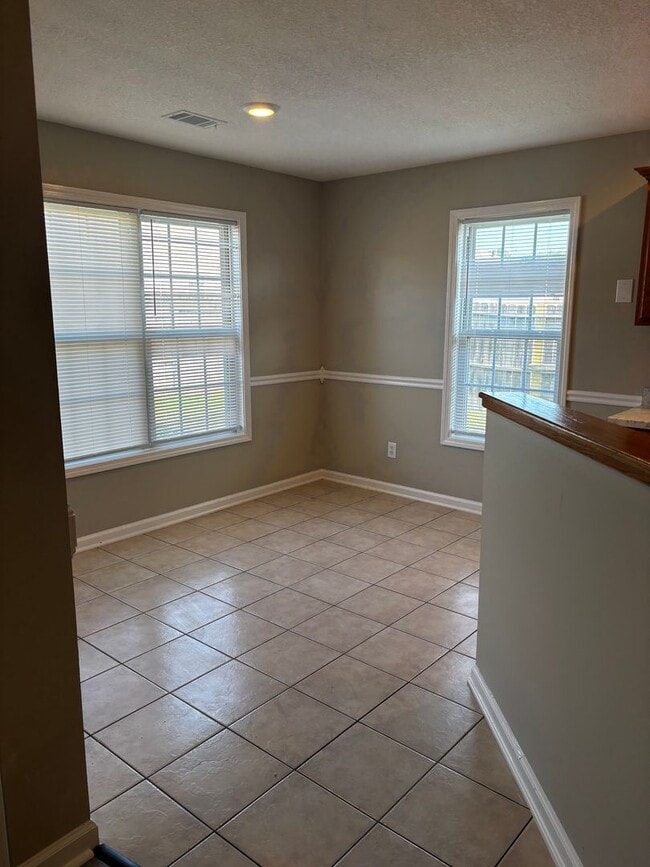 Building Photo - 3 Bedroom/ 2Bath located in Nettleton School District