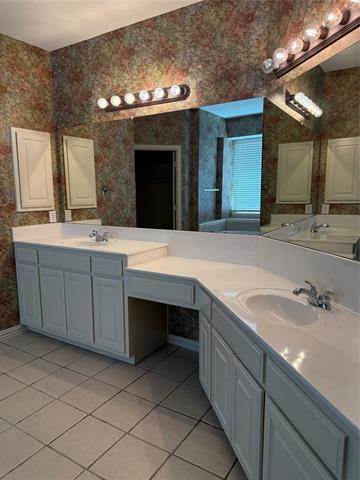 Building Photo - 7428 Spicewood Dr