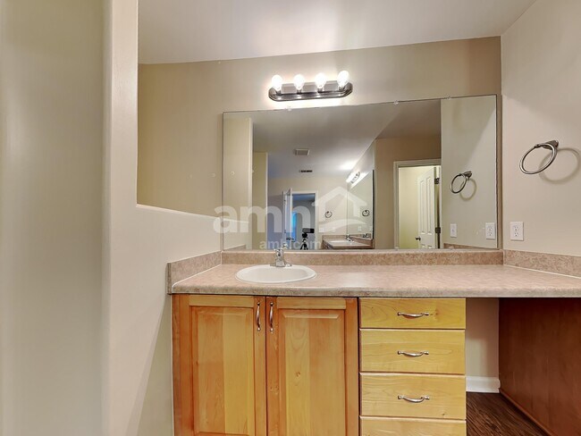 Building Photo - 90 Summer Hill Way