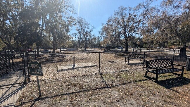 Building Photo - 17449 New Cross Cir