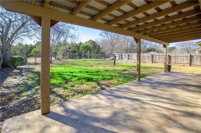 Building Photo - 507 Riverwood Dr