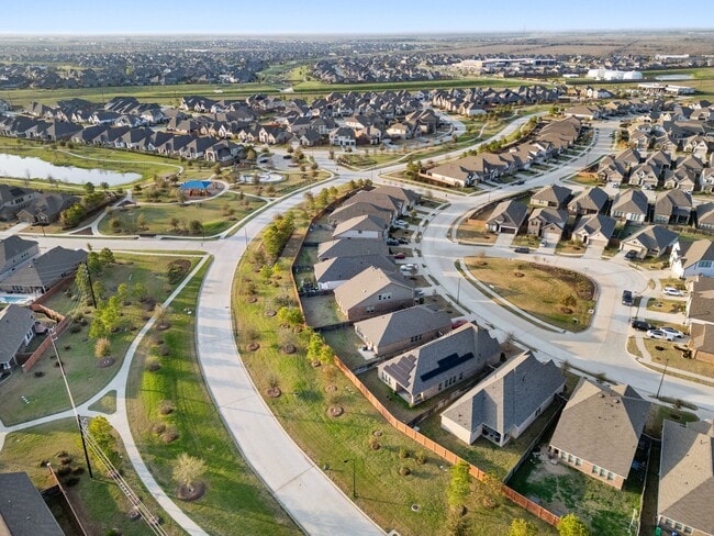 Building Photo - 23039 Birchwood Valley Ln