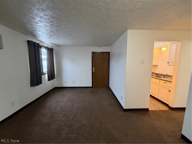 Building Photo - 4107 Orchard Dale Dr NW