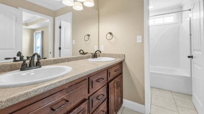 Building Photo - 5073 Branch Point Dr