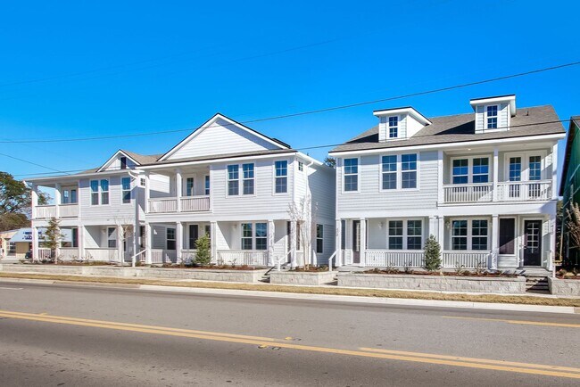 Building Photo - 408 S 8th St
