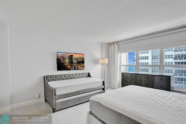 Building Photo - 3750 Galt Ocean Dr