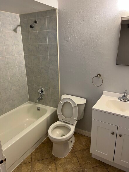 Building Photo - 10128 Portale Ave