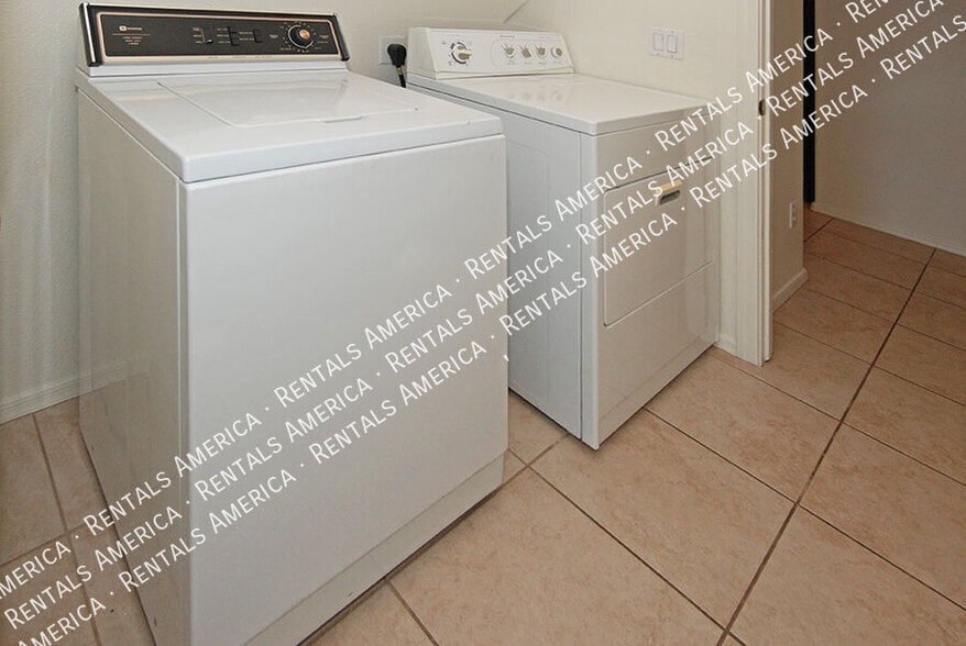 Building Photo - 4212 N 125th Ave