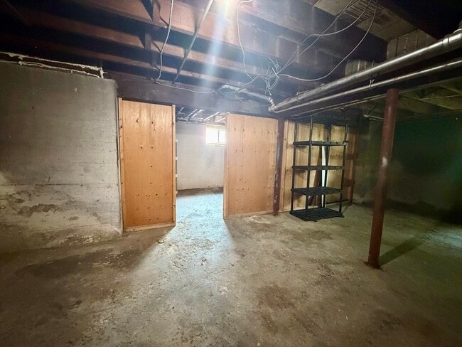 Building Photo - 54 Noble St