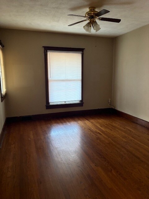 Building Photo - 521 S Main St