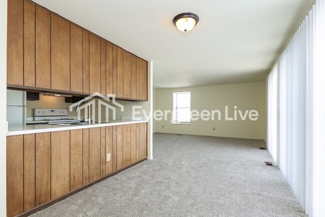 Building Photo - 5839 Troy Villa Blvd