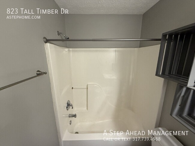 Building Photo - 823 Tall Timber Dr