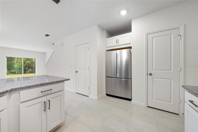 Building Photo - 2810 Raindrop Run St